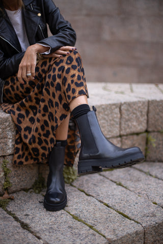 TOTAL BLACK: el tono que siempre es tendencia