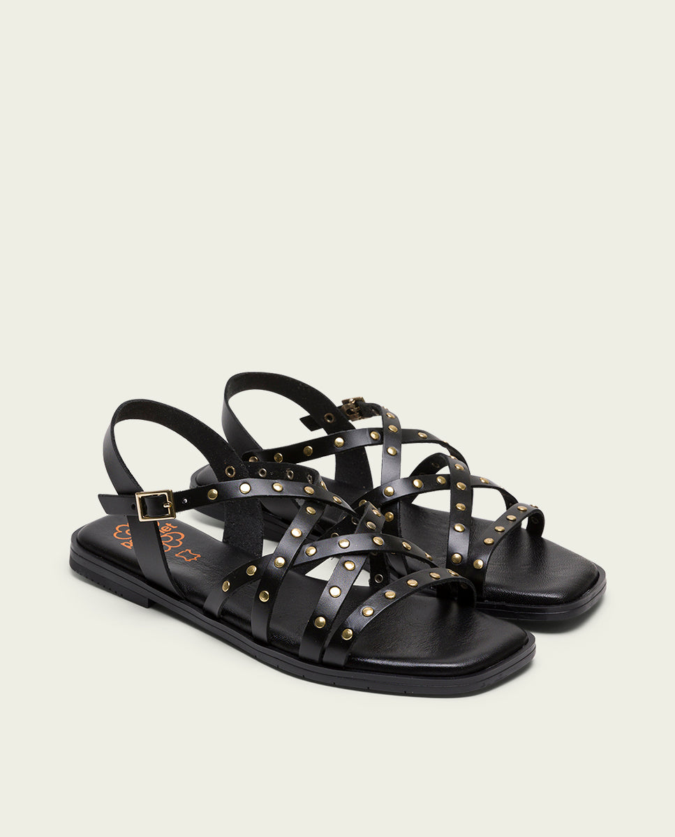 SANDALIA PLANA DE PIEL CON TACHUELAS NEGRO VICTORIA