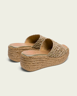 SANDALIA DE CUÑA DE PIEL TAUPE DANIELA