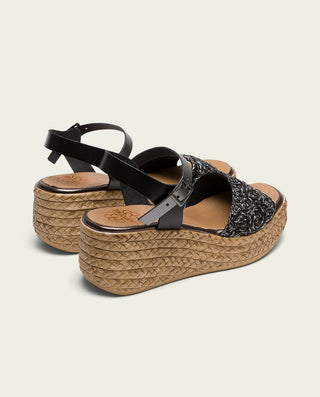 SANDALIA DE CUÑA DE PIEL NEGRO PLOMO DALIA