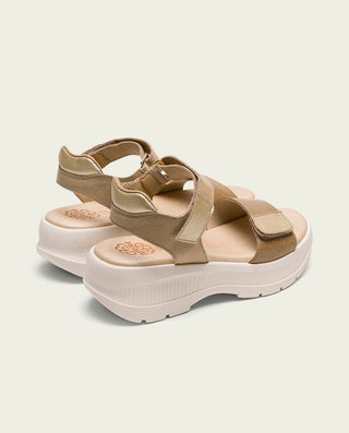 SANDALIA DEPORTIVA DE PLATAFORMA ARENA ORO NAOMI