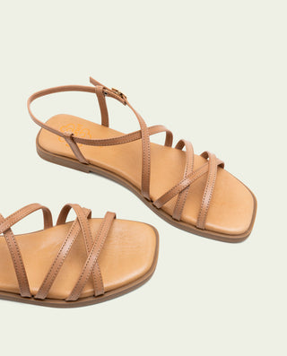 Sandalia plana de piel Bonnie taupe
