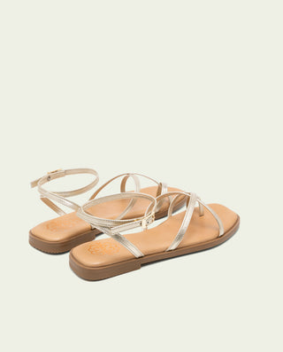 Sandalia plana de piel tiras Bianca oro