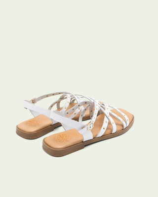 Sandalia plana de piel de tiras con tachuelas Blair blanco