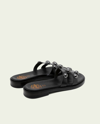 Sandalia de piel destalonada tachuelas Celia negro