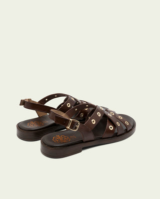 Sandalia plana de piel con tachuelas Chloe moka