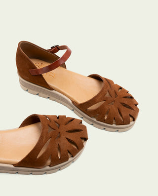 SANDALIA DE SERRAJE BRUNA CUERO