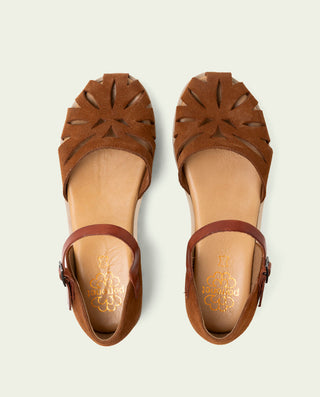 SANDALIA DE SERRAJE BRUNA CUERO