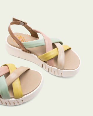 Sandalia de cuña de piel Daniela taupe colores