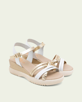 SANDALIA DE CUÑA DE PIEL DE TIRAS EMMA BLANCO ORO