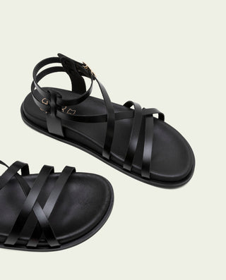 Sandalia plana de piel de tiras Hera negro