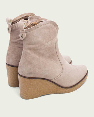 BOTINES DE CUÑA ARENA CON CREMALLERA MABEL