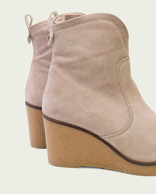 BOTINES DE CUÑA ARENA CON CREMALLERA MABEL