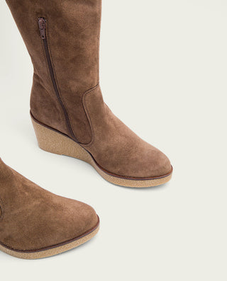 BOTAS DE CUÑA MOKA CON CREMALLERA MARINA
