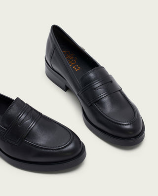MOCASINES DE PIEL NEGROS EVA