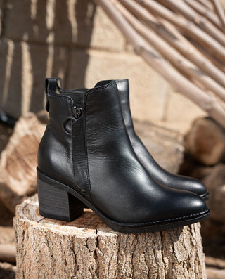 BOTINES DE PIEL NEGRA CON CREMALLERA JAELA