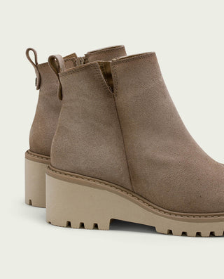 BOTINES DE PIEL CON CUÑA Y CREMALLERA ARENA LIDIA