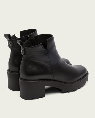 BOTINES DE PIEL CON CREMALLERA NEGRA MILA