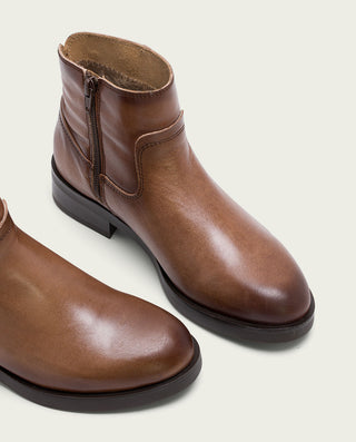 BOTINES DE PIEL TAUPE CON CREMALLERA BÁRBARA