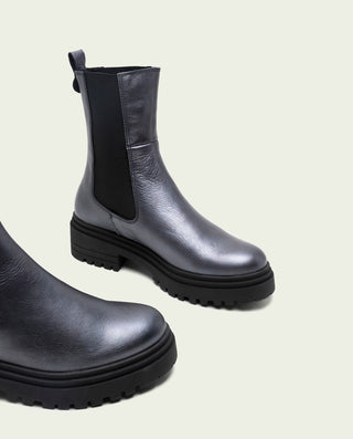 BOTINES DE PIEL METALIZADA MOKA CON ELÁSTICOS CAMILA