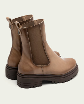 BOTINES DE PIEL TAUPE CON ELÁSTICOS CAROL