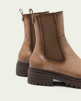 BOTINES DE PIEL TAUPE CON ELÁSTICOS CAROL