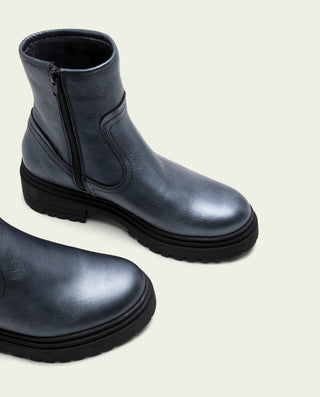 BOTINES DE PIEL METALIZADA PLOMO CON CREMALLERA CINTIA