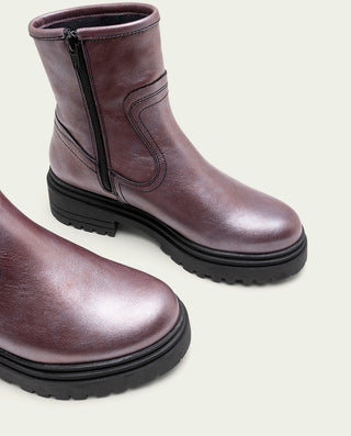 BOTINES DE PIEL METALIZADA BURDEOS CON CREMALLERA CINTIA