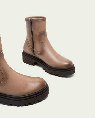 BOTINES DE PIEL TAUPE CON CREMALLERA CLARA