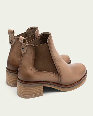 BOTINES DE PIEL TAUPE CON ELÁSTICOS DAFNE