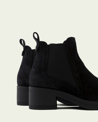 BOTINES SERRAJE CON ELÁSTICOS NEGRO DORY