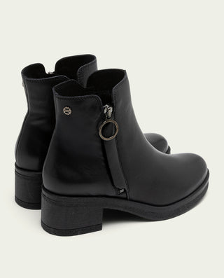 BOTINES DE PIEL NEGRO CON CREMALLERA DELIA