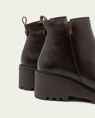 BOTINES DE PIEL CON CUÑA Y CREMALLERA MOKA ELENA