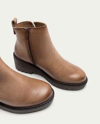 BOTINES DE PIEL CON CUÑA Y CREMALLERA TAUPE ELENA