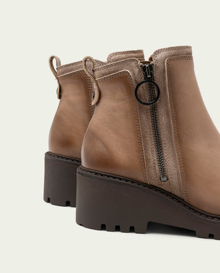 BOTINES DE PIEL CON CUÑA Y CREMALLERA TAUPE ELSA