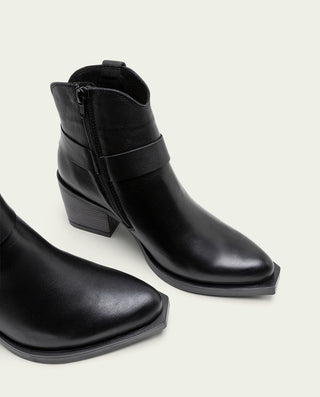BOTINES COWBOY DE PIEL NEGRO CON CREMALLERA FABIANA