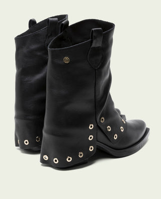 BOTAS DOBLE FAZ DE PIEL NEGRO CON TACHUELAS FLAVIA