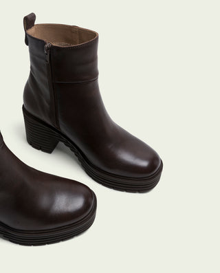 BOTINES DE PIEL CON CREMALLERA MOKA MARTA