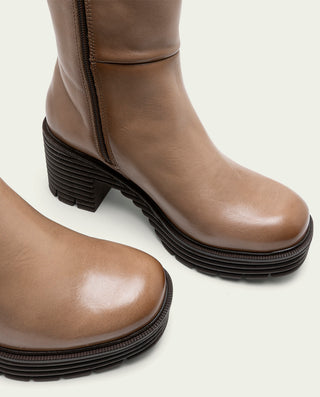 BOTAS DE PIEL CON CREMALLERA TAUPE MILEY