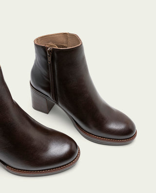 BOTINES DE PIEL DE TACÓN MOKA RANIA