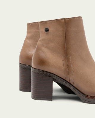 BOTINES DE PIEL DE TACÓN TAUPE RANIA