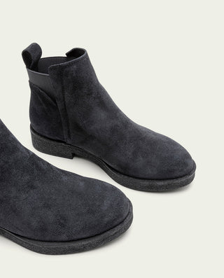 BOTINES DE PIEL CON ELÁSTICOS ISABEL CARBÓN