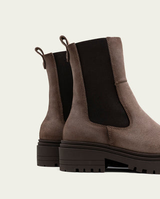 BOTINES DE SERRAJE CON ELÁSTICOS KIRA GRIS