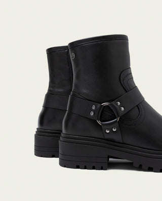 BOTINES DE SERRAJE CON ELÁSTICOS KIRA NEGRO