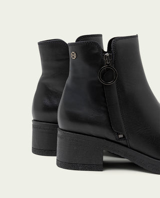 BOTINES DE PIEL CON CREMALLERA LUCÍA NEGRO