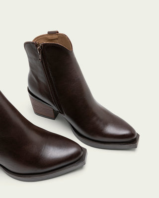 BOTINES COWBOY DE PIEL CON CREMALLERA NATALIA MOKA