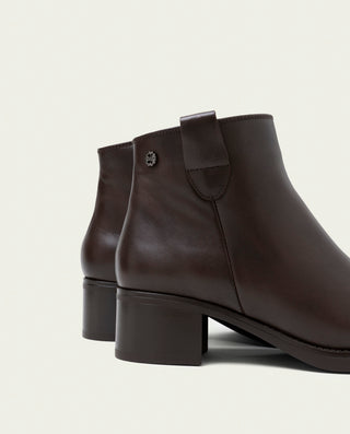 BOTINES DE PIEL DE TACÓN CON CREMALLERA OLGA MOKA