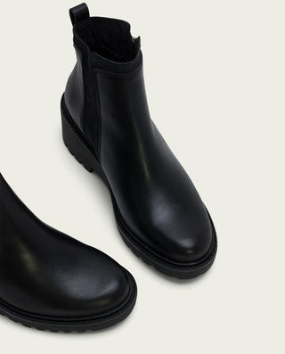 BOTINES DE PIEL CON CUÑA Y CREMALLERA PAZ NEGRO