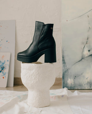 BOTINES DE TACÓN NEGRO CON CREMALLERA LIA