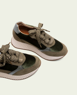 DEPORTIVAS PLANAS DE PIEL Y TERCIOPELO ZOE KAKI